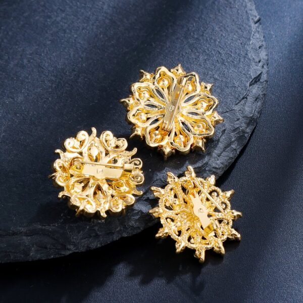 0bd3c411-13e3-48cf-a310-f718cee32088.jpg 12-Piece Elegant Brooch Set
