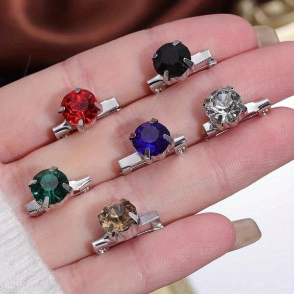 1716372246379-f2798348c39e461483ff3b9356f04a67-goods.jpeg Geometric Rhinestone Hijab Brooch