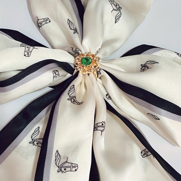 6f9b60f5-74f8-4a9a-afec-819a1fab2b4d.jpg Dark Green Rhinestone Bow Hijab Buckle