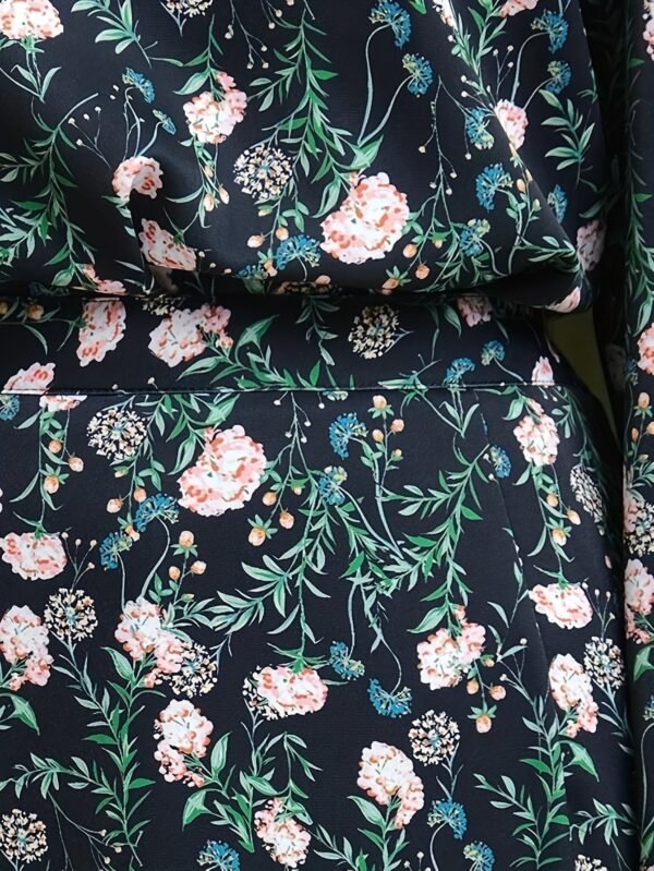 8d0754ec-b57a-4611-a67c-0894c2faf259.jpg Floral Long Sleeve Baju Kurung Set