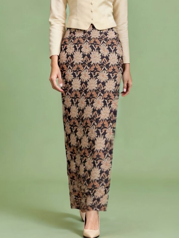 a045a19b-e866-4cc8-8406-90c3a2503750.jpg Floral Batik Mermaid Maxi Skirt