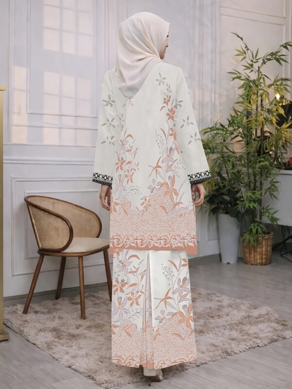 b562e0bb-873a-4202-979b-210083593822.jpg Batik Moss Crepe Baju Kurung Set