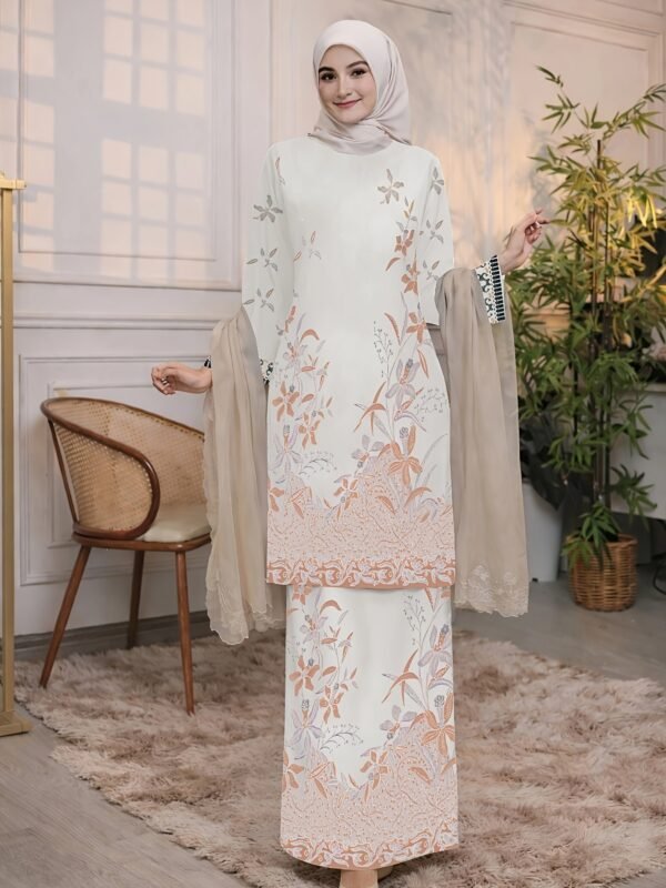 e7b8a43b-d47e-46fa-a410-25c10085fbfb.jpg Batik Moss Crepe Baju Kurung Set
